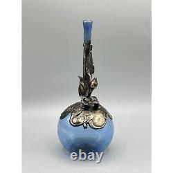 Vase en verre mince bleu avec incrustation en argent sterling, décor de fleurs en verre d'art pour la décoration intérieure.