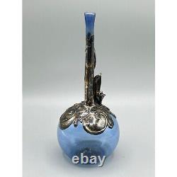 Vase en verre mince bleu avec incrustation en argent sterling, décor de fleurs en verre d'art pour la décoration intérieure.