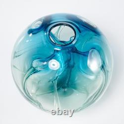 Vase en verre moderne bleu-vert signé Paul Manners 6.5h vintage MCM