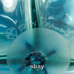 Vase en verre moderne bleu-vert signé Paul Manners 6.5h vintage MCM