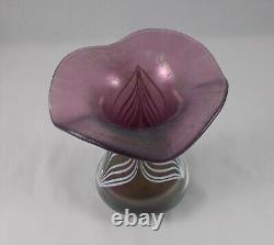 Vase en verre rare et stylé en verre irisierend, art en verre designer probablement de Poschinger