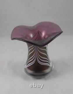 Vase en verre rare et stylé en verre irisierend, art en verre designer probablement de Poschinger