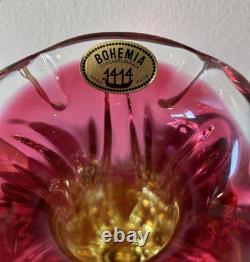 Vase en verre rose et orange des Verreries de Chribska vintage par Josef Hospadka MCM