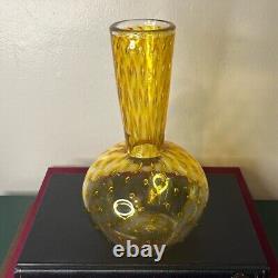 Vase en verre soufflé à la main MCM des années 1960 avec bulles contrôlées en optique double couleur jaune en forme de gourde