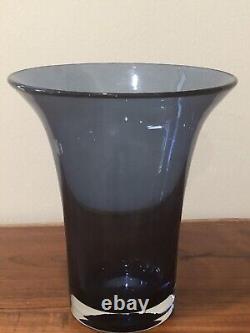 Vase en verre soufflé à la main artistique bleu fumé avec base transparente 9 trouvaille rare