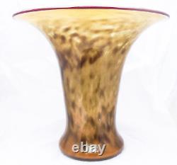 Vase en verre soufflé à la main de style Murano, fumé ambre tacheté, à large rebord, de 10,5 pouces de hauteur.