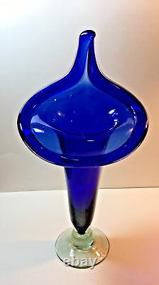 Vase en verre soufflé à la main en bleu cobalt Jack-In-The-Pulpit vintage 16 vif et lourd.