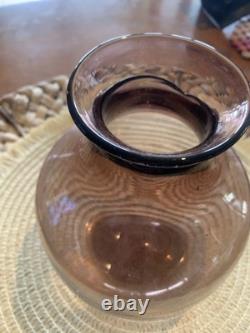 Vase en verre soufflé à la main signé Stephen Morris 1979. Australien