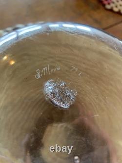 Vase en verre soufflé à la main signé Stephen Morris 1979. Australien