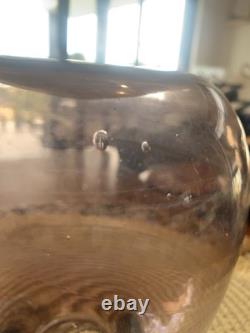 Vase en verre soufflé à la main signé Stephen Morris 1979. Australien