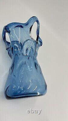 Vase en verre soufflé bleu