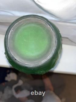 Vase en verre vert émeraude Art déco