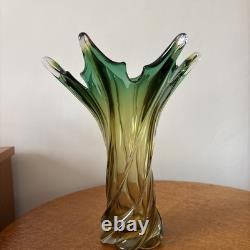 Vase en verre vert italien Murano années 1960 rare 28 cm de hauteur
