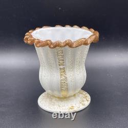 Vase étiré en verre d’art Aventurine Rigaree soufflé à la bouche, lait et or. Murano, Italie