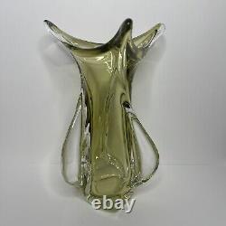 Vase étiré en verre d'art soufflé à la main, signé Vintage Chalet Canada, 12 pouces, Ambre des années 60.