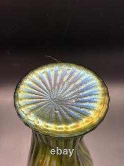 Vase irisé trifide côtelé Loetz