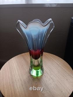 Vase lourd en verre rose et vert de Josef Hospodka Chribska des années 1960 vintage