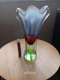 Vase lourd en verre rose et vert de Josef Hospodka Chribska des années 1960 vintage