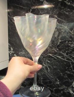 Vase ou gobelet en verre artistique soufflé à la main irisé de 25 cm de John Walsh Walsh