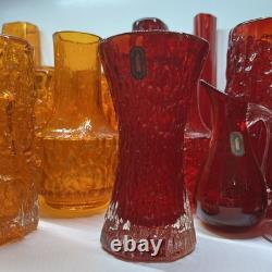 Vase sablier Ruby Red Whitefriars Geoffrey Baxter 9836 avec autocollant d'origine