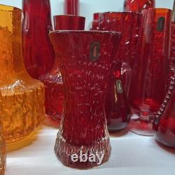 Vase sablier Ruby Red Whitefriars Geoffrey Baxter 9836 avec autocollant d'origine