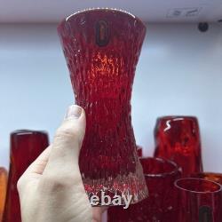 Vase sablier Ruby Red Whitefriars Geoffrey Baxter 9836 avec autocollant d'origine