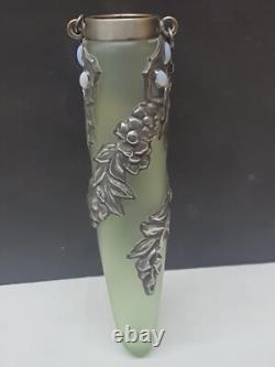 Vase suspendu en verre Art Nouveau de 19 cm de haut (R4 S2 B4)