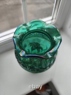 Vase vintage en verre d’art irisé vert émeraude, peint à la main et signé Fenton USA