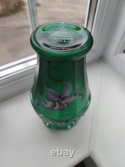 Vase vintage en verre d’art irisé vert émeraude, peint à la main et signé Fenton USA