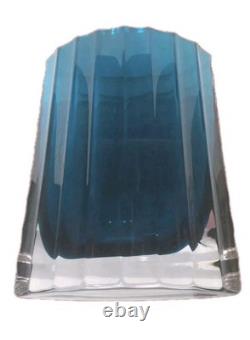 Vases – Vase décoratif en verre d’art bleu côtelé à double paroi, milieu du XXe siècle