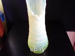 Verre Fenton Art Cloutés Topaz Vaseline Opalescent 17,5. Balancé Vase