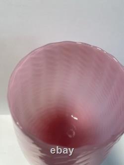 Verre Opaline Rose Stelvia Empoli sur pied en camée des années 1960