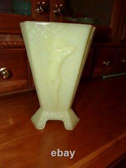 Vintage Mckee Séville Jaune Art Déco Nude 3 Sided Vase