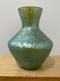 Vtg Antique Loetz Vase De Verre D'art Vert Avec Bleu Vert Iridescent Conception De La Tache D'huile