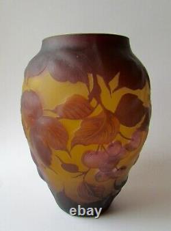 Vtg Emile Gallé Art Verre Cerise Vase Reproduction 6 1/4