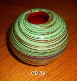 Vtg Murano Italie Art De Verre Vase / Vert & Bol D'or Aventurine Swirls W Rouge Doublure