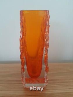Whitefriars Tangerine Vase De Cercueil Texturé 13cm Haute